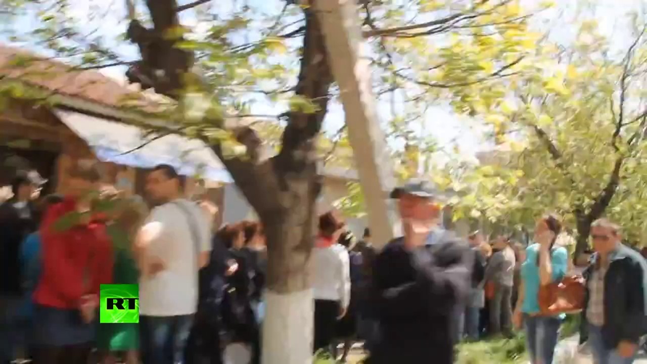 E. Ukraine decides: Long queues to vote in referendum for autonomy from Kiev