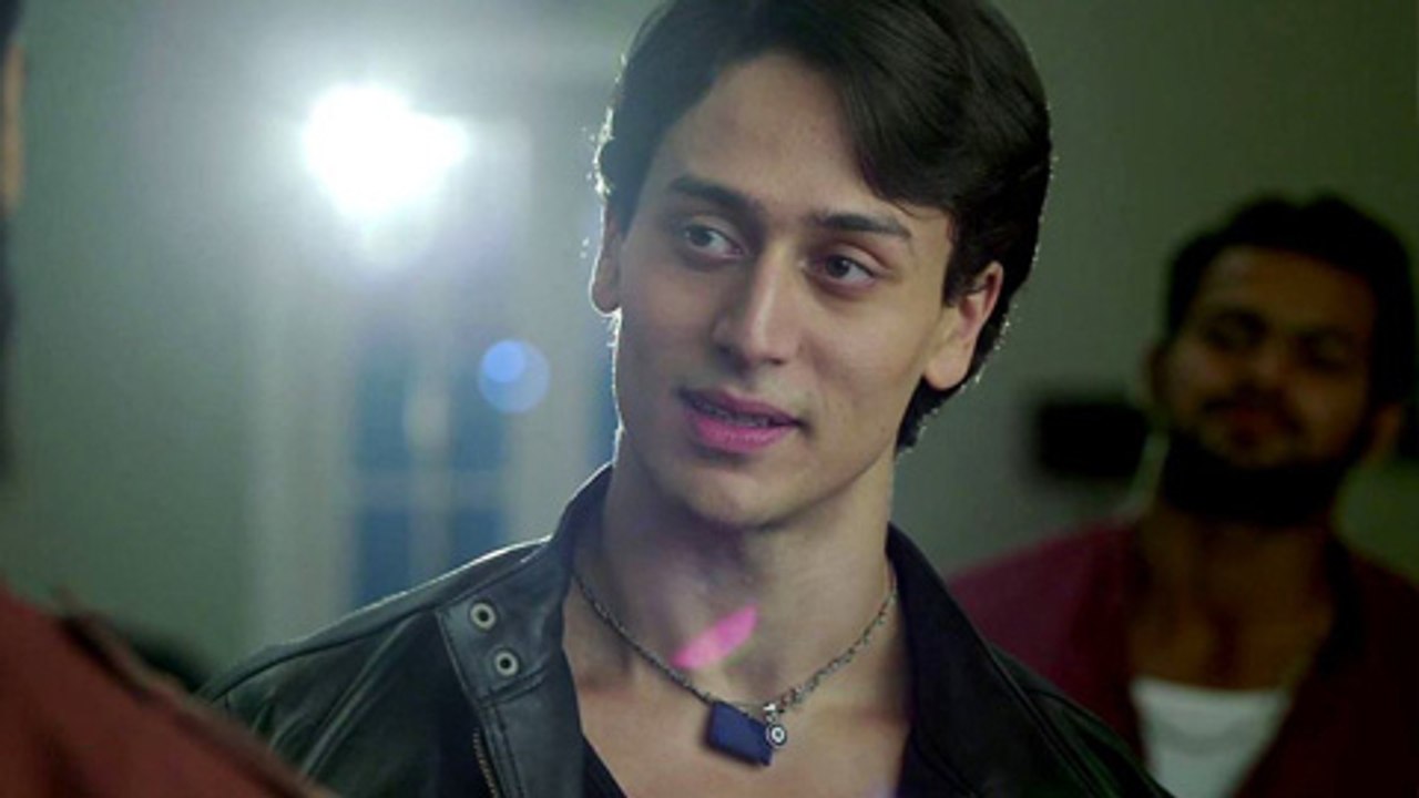 Is Tiger Shroff Gay - Agree Or Disagree?