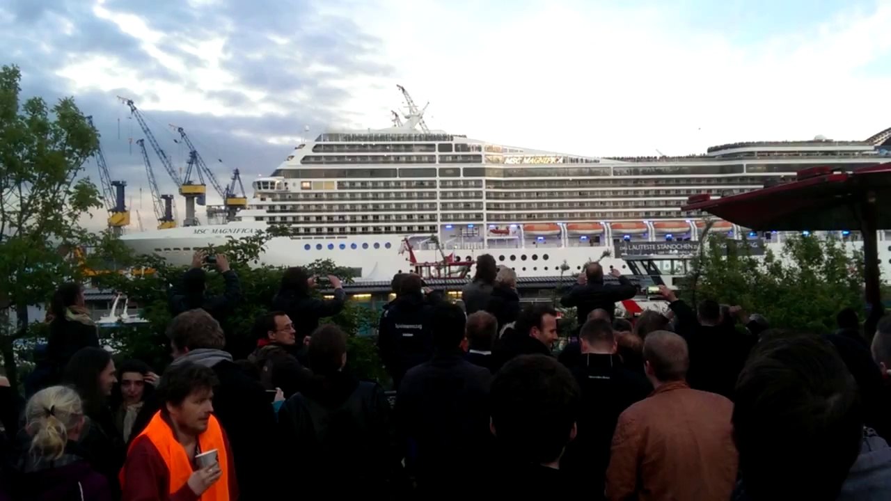 Bateau joue Seven Nation Army