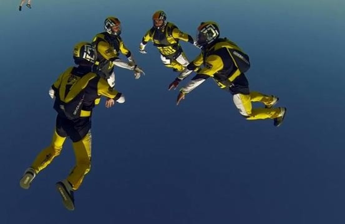 MKTM-B-ROLL - Skydiving