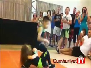 Dünyayı şaşırtan minik salsacılar