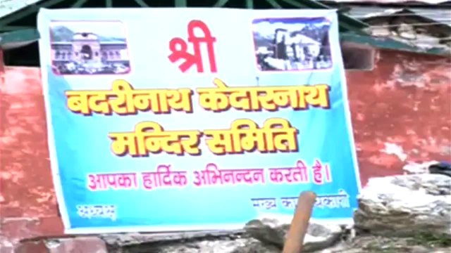 Kedarnath yatra halted after heavy snowfall, 144 pilgrims stranded