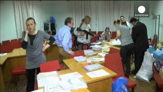 Ucraina: Cremlino rispetta esito referendum, Berlino voto truccato