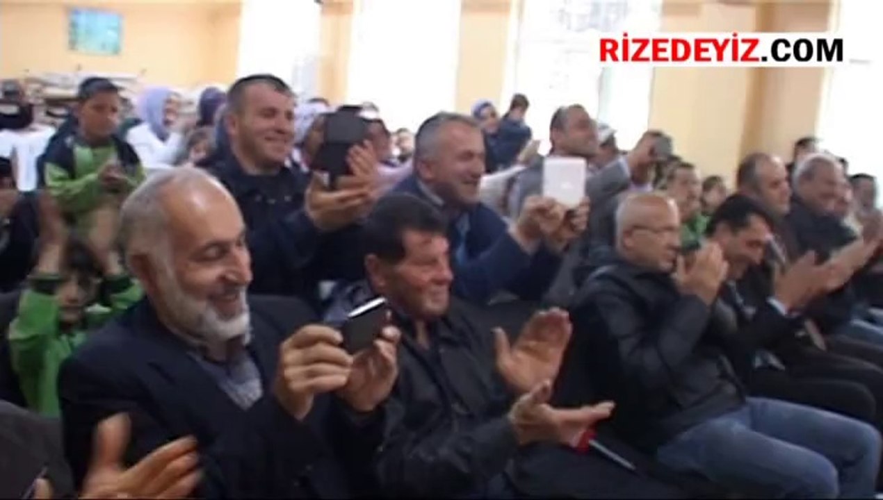 Miniklerin Tiyatro Başarısı