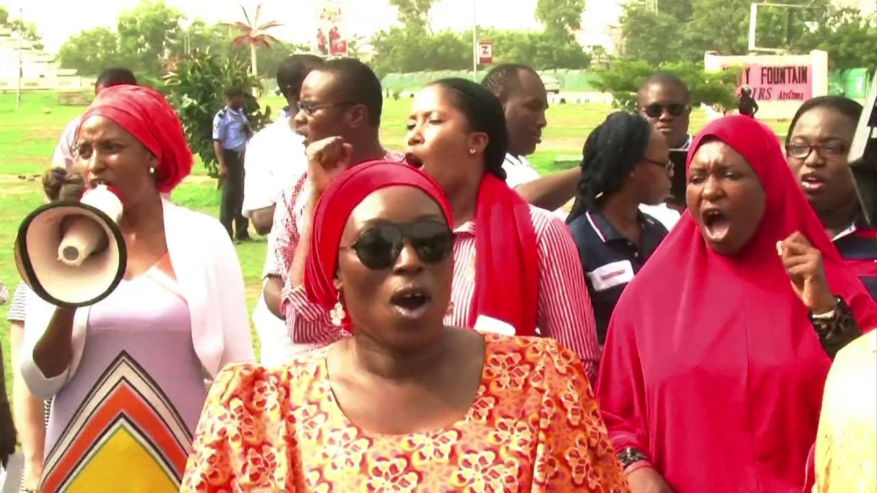 Entführer zeigen angeblich konvertierte schulmädchen