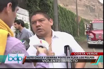 Descargar video: Aparatoso choque vehicular derribó un poste en la Costa Verde