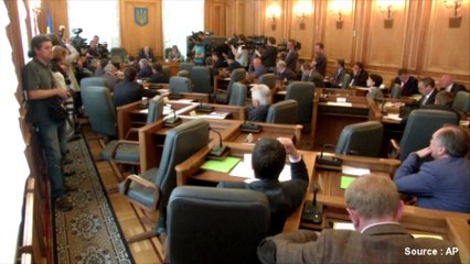 Les referendums en Ukraine sont une farce, dit le président par interim