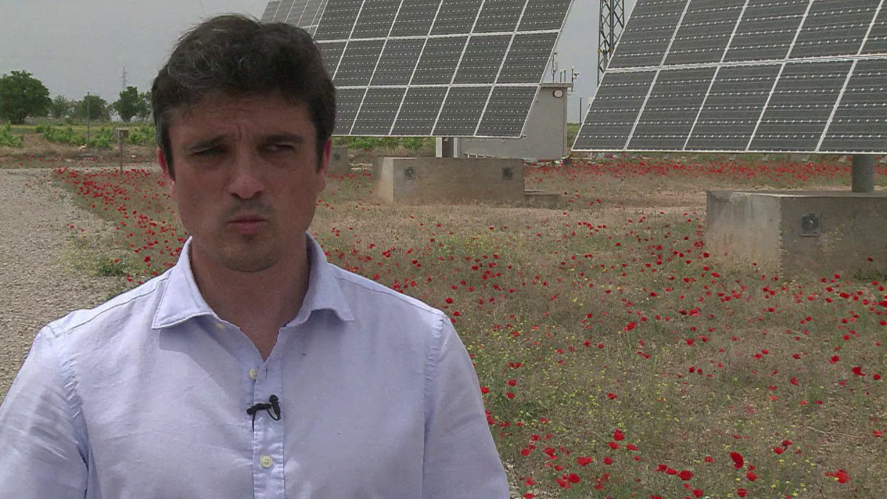 Sun sets on Spaniards' solar power dreams