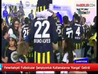 Fenerbahçeli Futbolcular Şampiyonluk Kutlamalarına 'Kangal' Getirdi