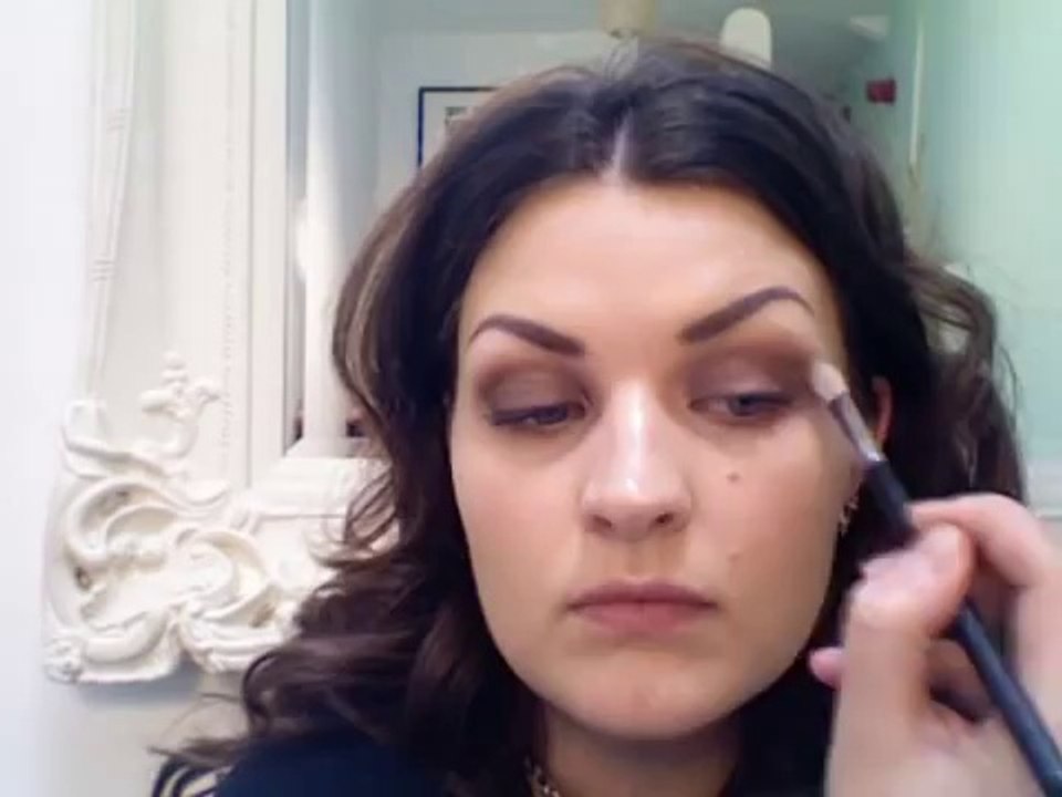 KIM KARDASHIAN MAKE-UP TUTORIAL