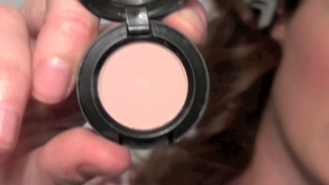M.A.C LADY GAGA MAKE-UP TUTORIAL