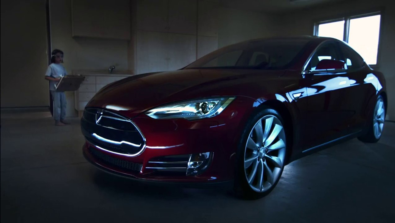 TESLA - Modern Spaceship