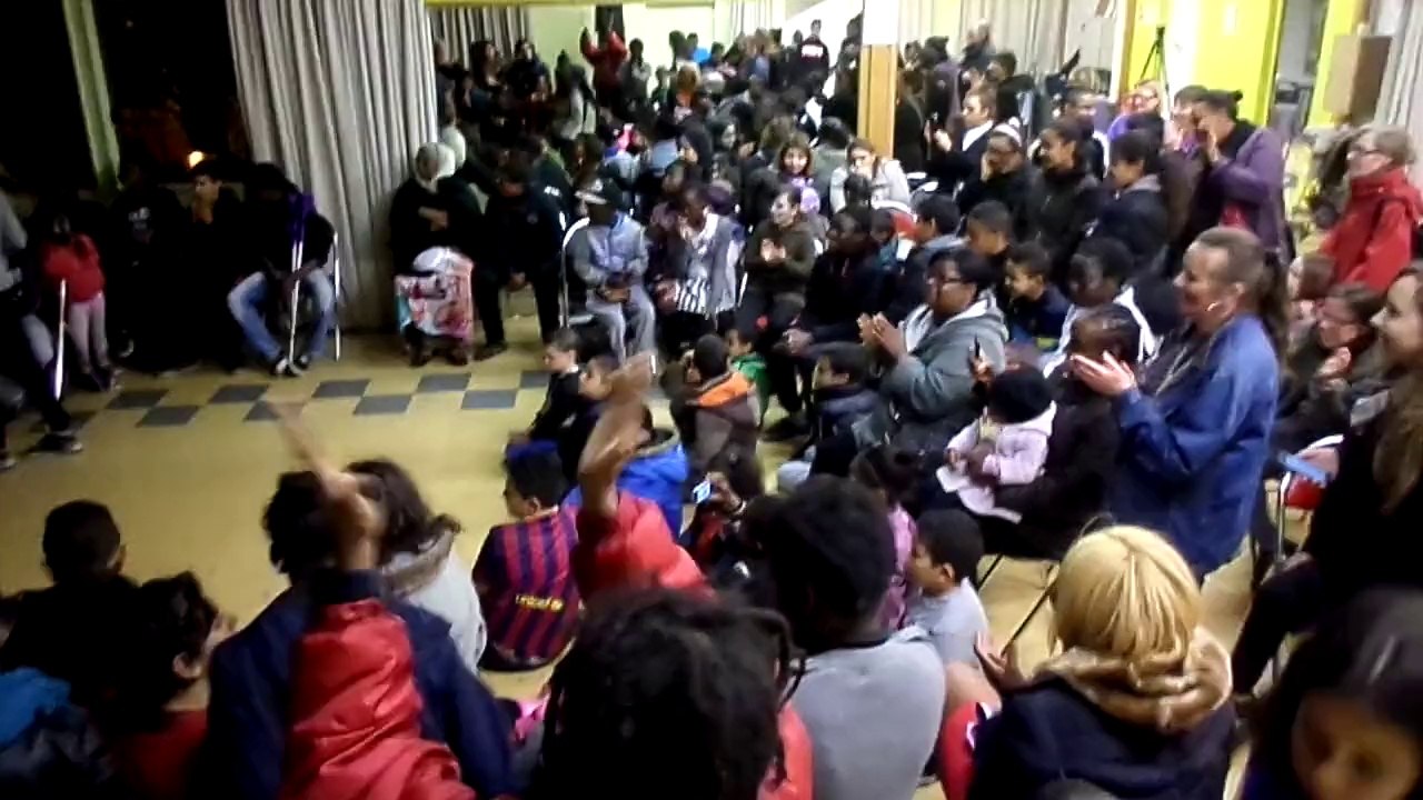 Danse collective à notre soiree d Avril