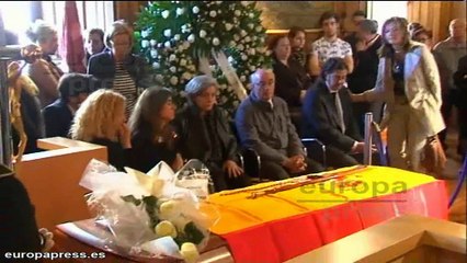 Rajoy da el pésame a la familia de Isabel Carrasco