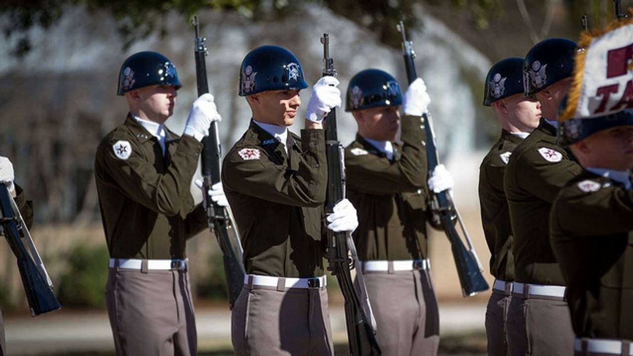 10 Simple Tips To Help You Write Better Headlines And Make More Sales