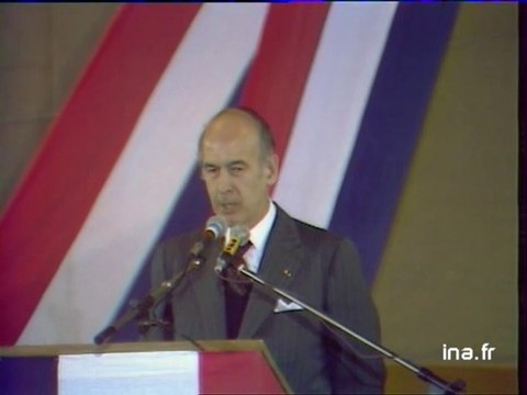 Valéry Giscard D'Estaing chante La Marseillaise - Archive INA