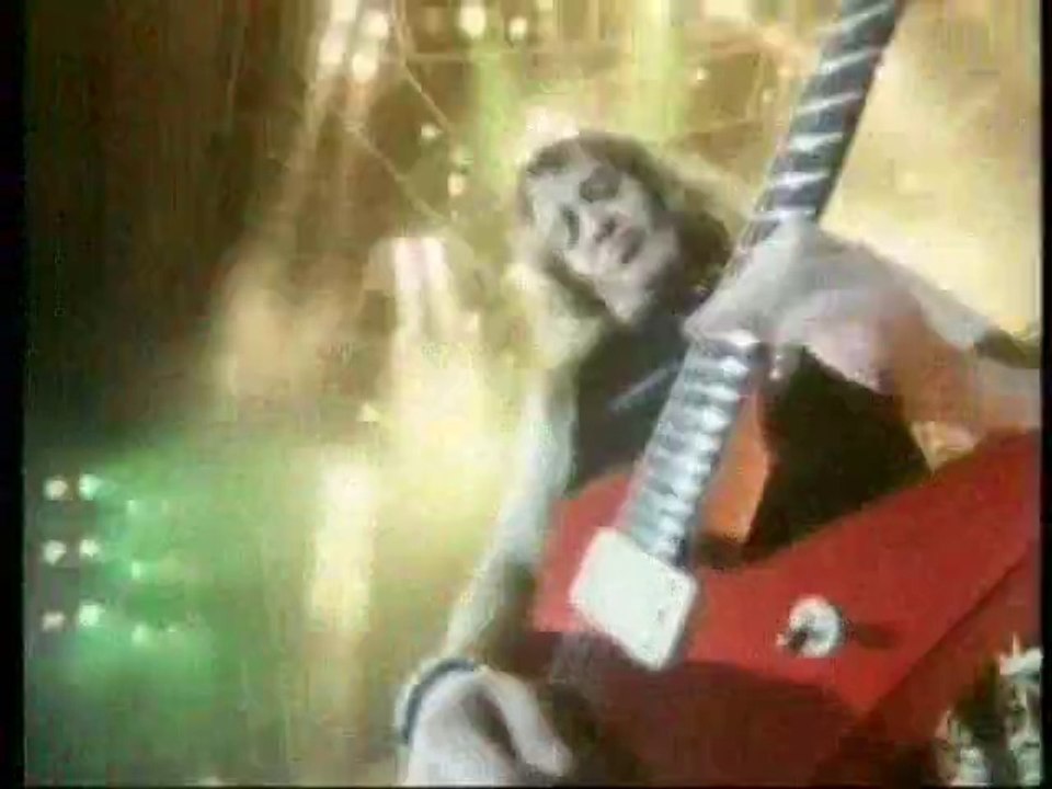 Iron Maiden - The Trooper (HQ)
