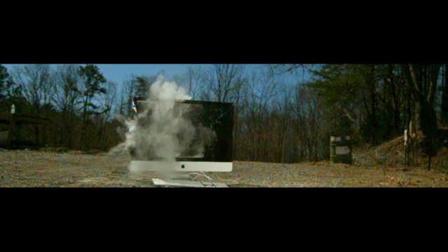 Tirer sur un iMac avec un Fusil sniper anti-tank...