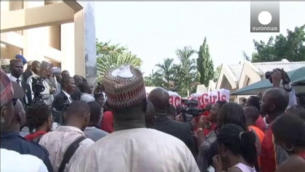 Nigeria: Parents identify kidnapped girls from militants' video