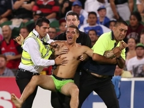 Top 15 funniest EVER field invaders