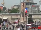 Taksim'deki dev Türk Bayrağı yarıya indirildi