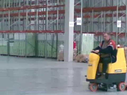 XE LAU SÀN TRONG NHÀ GA NGỒI LÁI, XE LAU CHÙI SÀN NGỒI LÁI