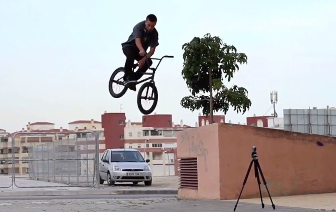 BMX STREET - 16 YEAR OLD ANTONIO LACZKO - BMX