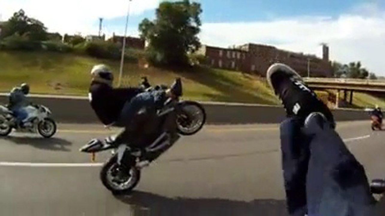 Bu adamlar çıldırmış)