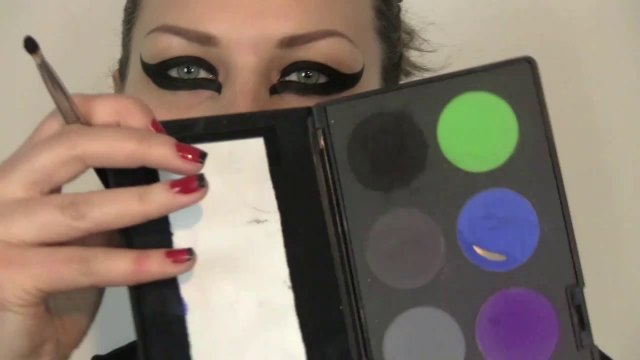 ULTIMATE WINGED EYE MAKE-UP TUTORIAL