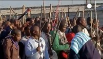 AMCU strikers block South Africa platinum mines