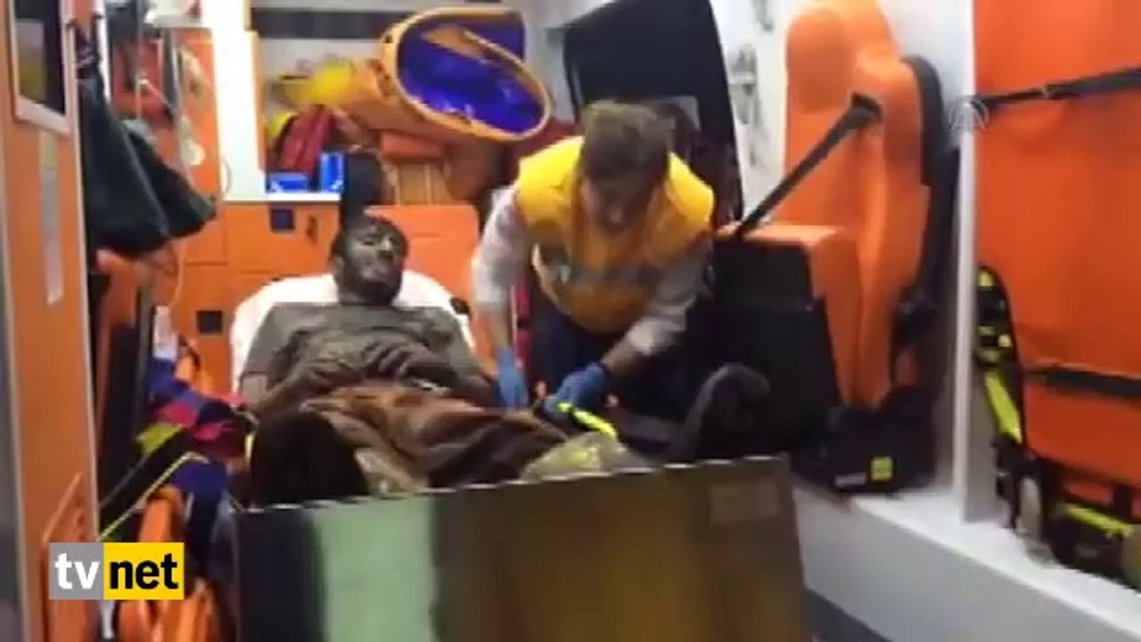 Somalı Madenci- 'Çizmelerimi çıkarayım sedye kirlenmesin'