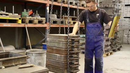 Production / A Day in the Foundry: Marco Schuler: Couple Sculptures