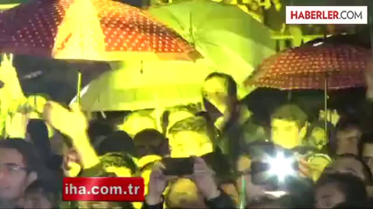 Erzurum'da Yağmur Altında Mustafa Ceceli Konseri