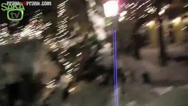 Sevgililer gününde böcek hediye eden adam!