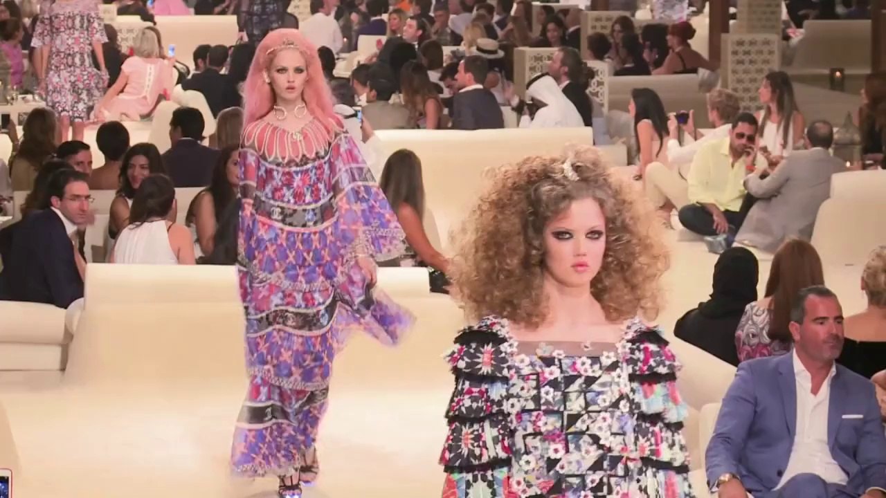 Mode aus 1001 nacht: lagerfeld präsentiert chanel in dubai