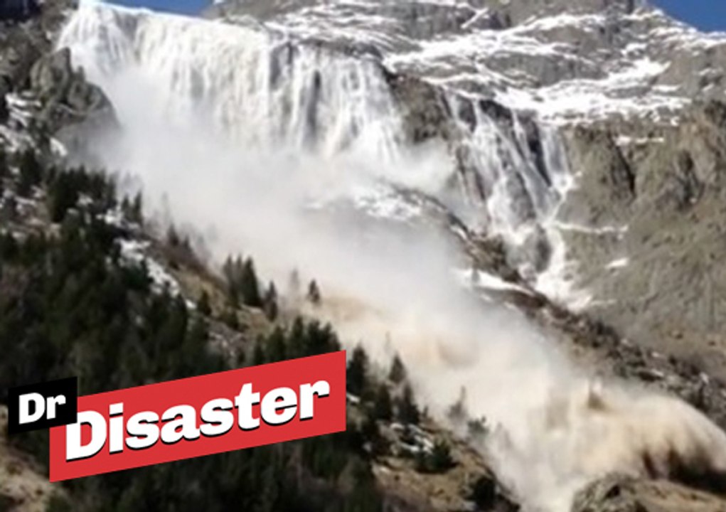 Enorme avalanche de pierre et de neige / Dr Disaster