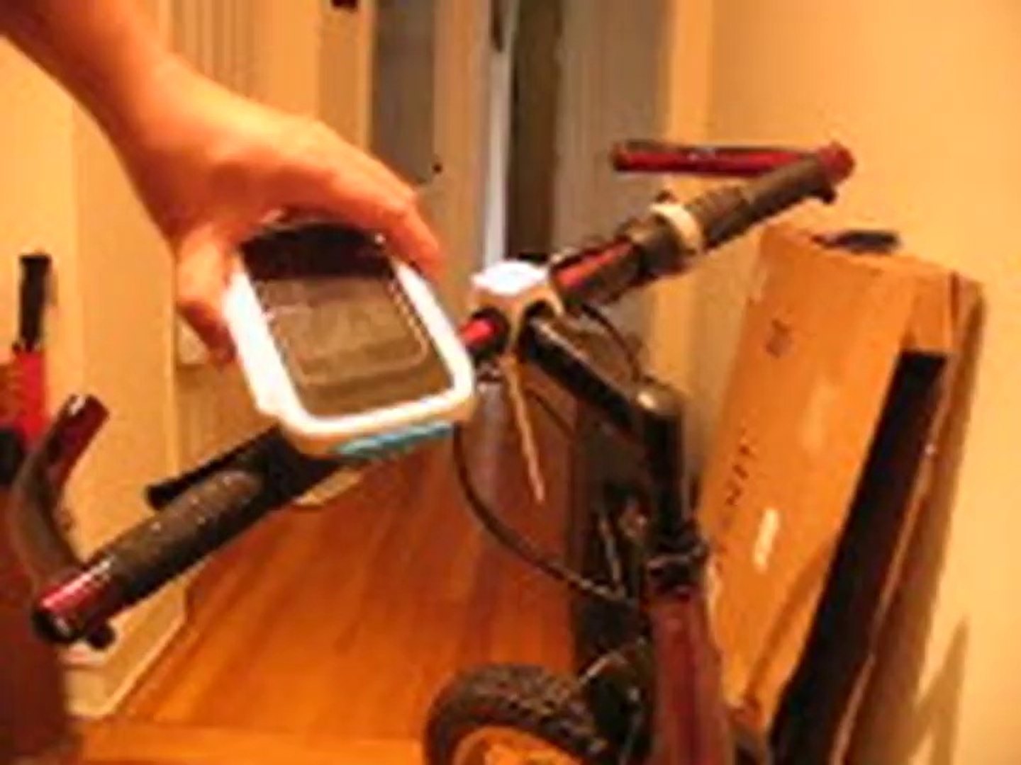 ⁣Runtastic Bike Case for Android Smartphones Review