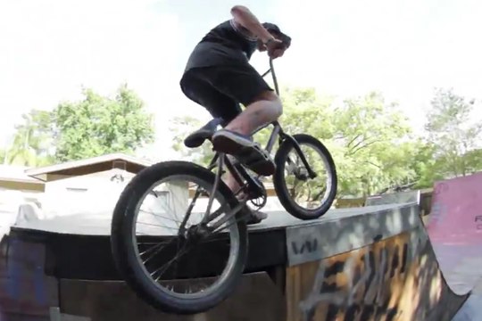 Shadow Conspiracy BMX presents Backyard Ramp Session - BMX