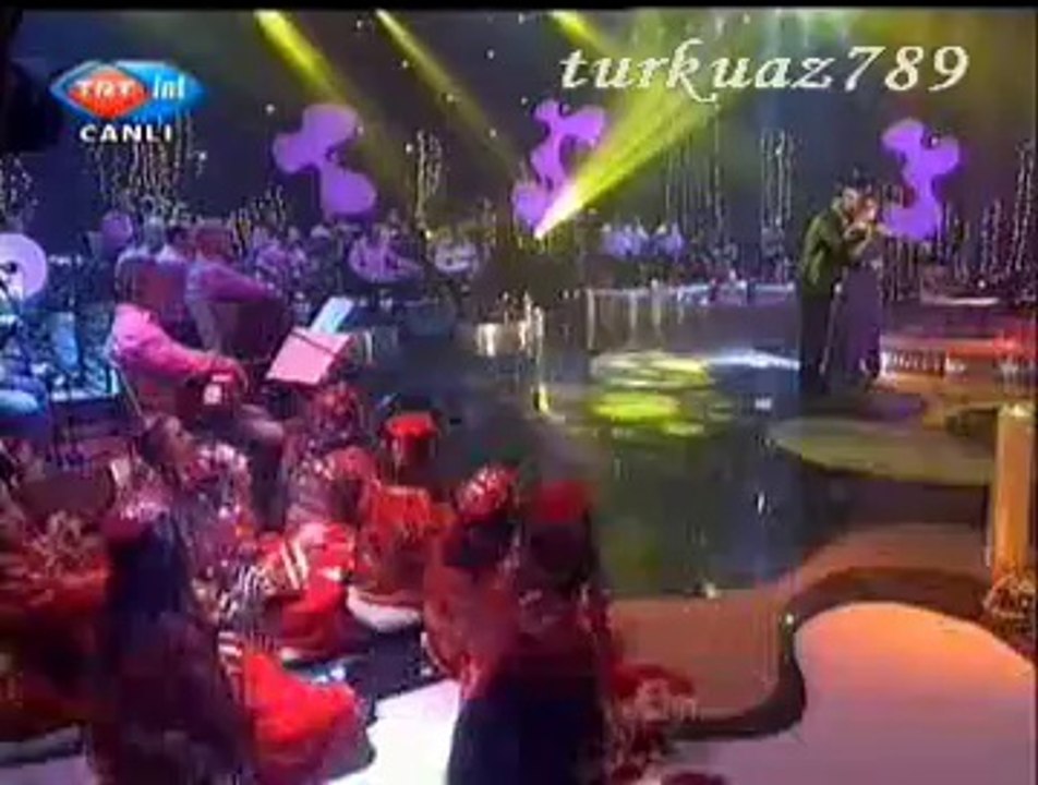 Onur ŞAN & Sevcan ORHAN-Ağrı Dağın Eteğinde (Cano Cano)