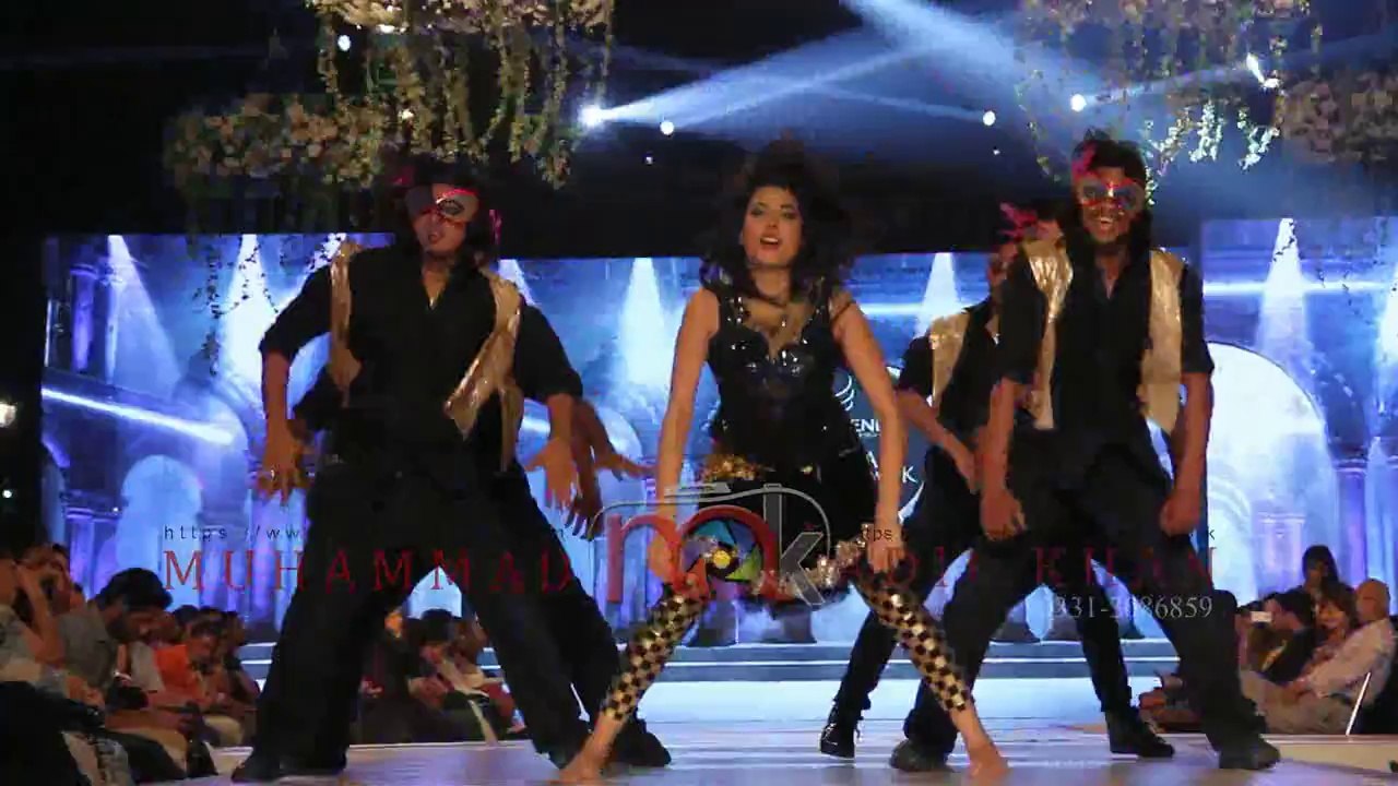 Mehwish Hayat Dance