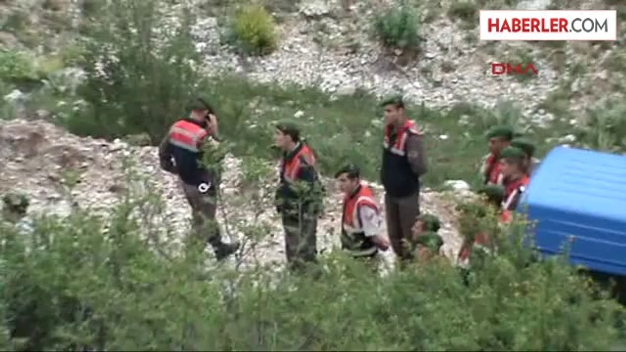 Taş Ocağı Yolunu Kapatan Kadınları Jandarma Uzaklaştırdı