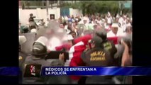 Huelga médica: galenos y policías se enfrentaron frente al hospital Rebagliati