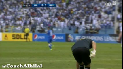 تسديدة ياسر القحطاني في العارضة في مباراة بونيودكور