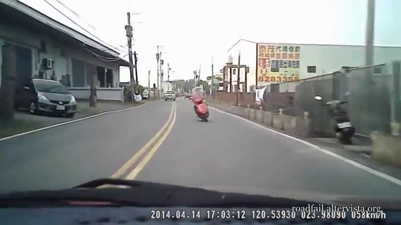 Most violent Scooter Crashes - accidents Compilation 2014