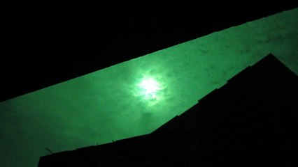 A video of the sun through the welder's lens - Green, crystal clear and sharp all the way!