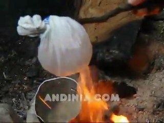 Supervivencia: Calentando agua en una bolsa de plastico - Heating water in a plastic bag - Supervivencia / Survival / Faire bouillir l'eau dans un sac plastique