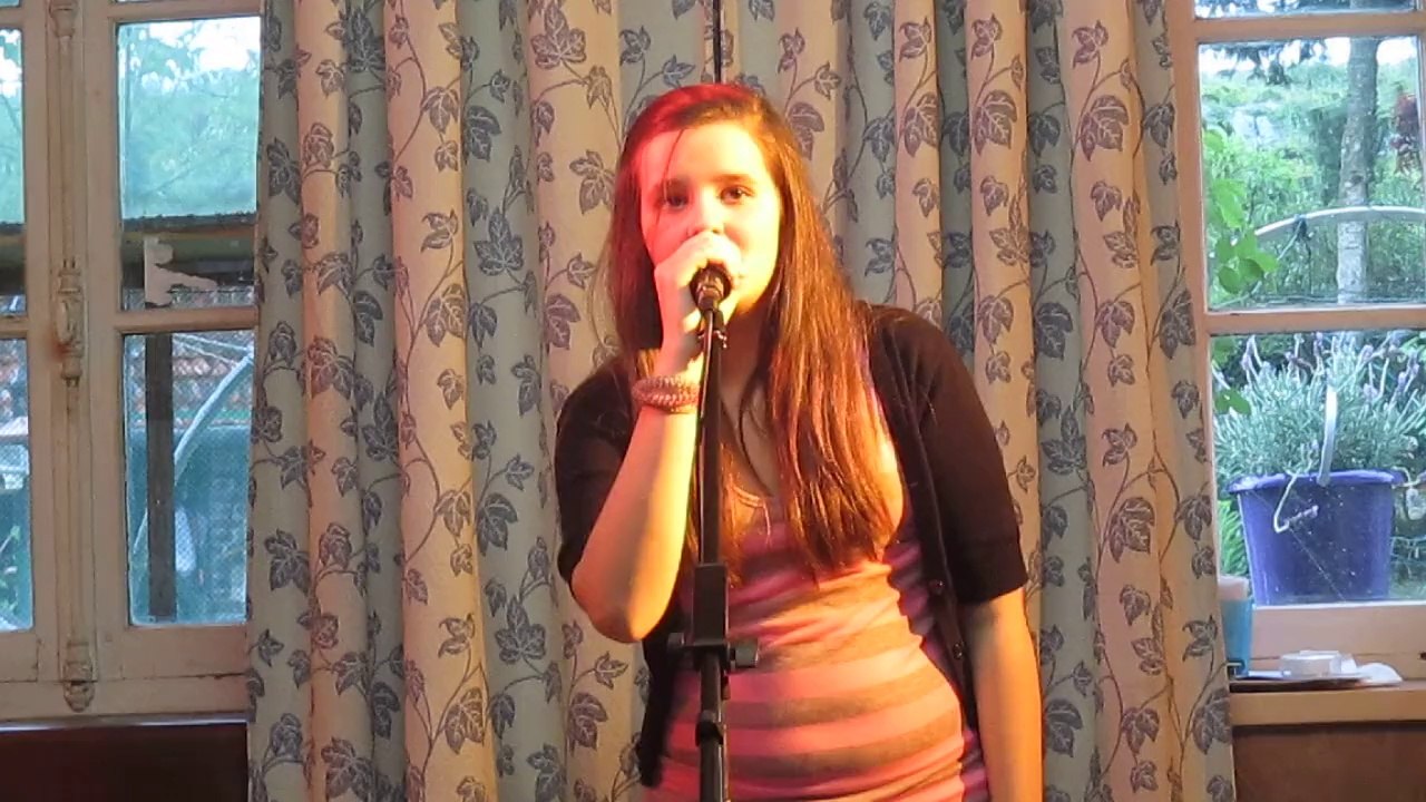 Lola Reva chante "mon vieux" 14 05 2014