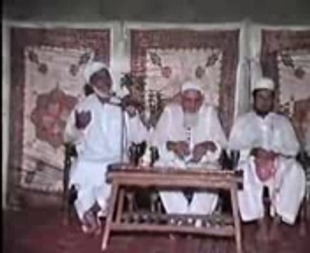 wahabi molvi shia k illam ka atraf kr rha hy