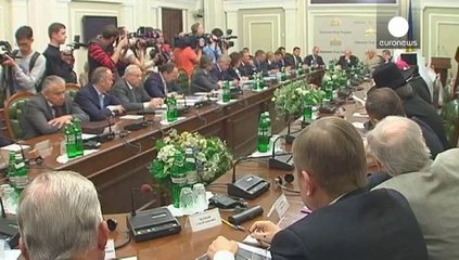 Ukrayna'da yuvarlak masa toplantıları da çatışmaları engellemedi