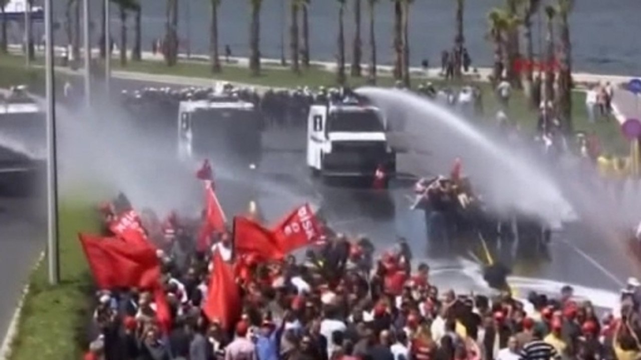 Turkish police fire water cannons at protesters after mine disaster